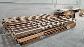 Dřevěná paleta 420 x 140 cm