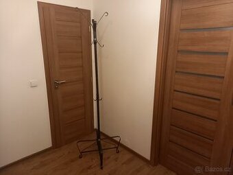 ikea stojanový věšák Portis - 1