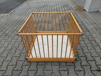DĚTSKÁ DŘEVĚNÁ SKLÁDACÍ OHRÁDKA. - 1