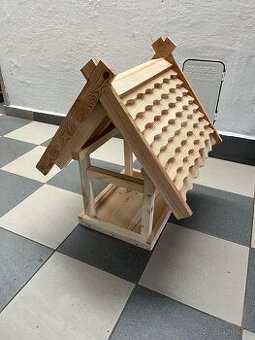 Ptačí krmítko