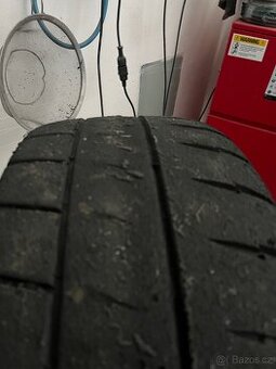 Závodní pneu Michelin r18