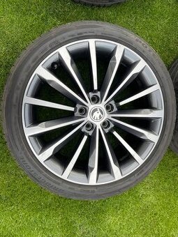 Originál kola na Škoda Superb III Trinity