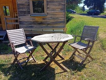 Prodám hezkou zahradní sestavu-skládací stolek+2 x skládací