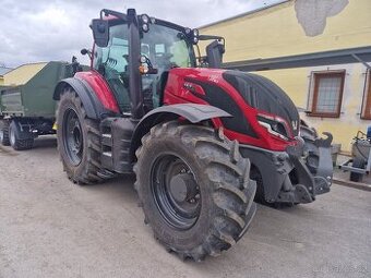 Traktor VALTRA T195