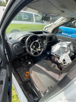 Dacia dokker díly