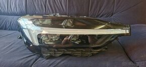 Prave predni svetlo volvo xc60 2