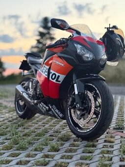 Honda CBR 1000rr Repsol 2008 - 1