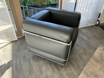 Jednomístné křeslo Cassina LC2 Le Corbusier Design, šedé - V