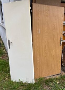 Dveře P90 včetně kování