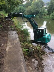 Mobilní kráčivé rypadlo Euromach R853-2WD