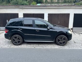 Mercedes Benz Ml 320 + bohatá výbava