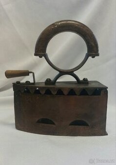 Žehlička starožitná