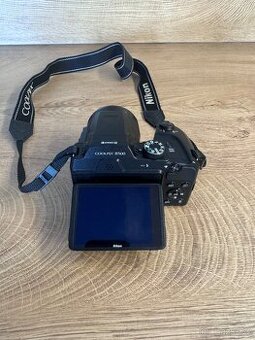 NIKON COOLPIX B500. Téměř nový