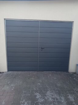 Dvoukřídlé garážová vrata 240x205 cm