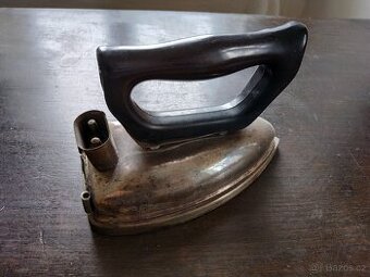 RETRO -elektrická žehlička Kovopodnik