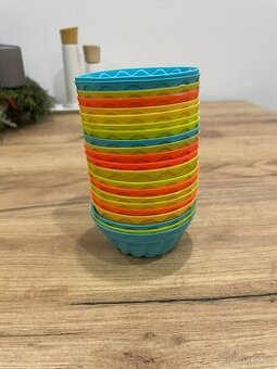 Silikonové formy – bábovičky (cca 22ks)