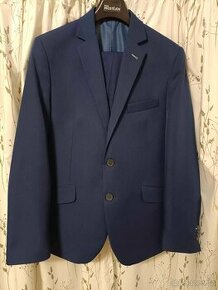 Modrý oblek + 2 košile zdarma