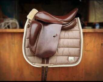 Hnědé sedlo Ramík