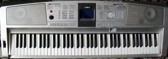 Yamaha Portable Grand DGX 305 (rozsah 6,5 oktávy)