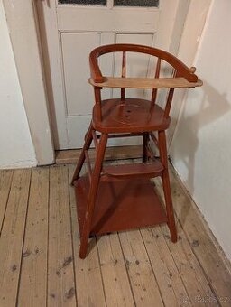 Dětská dřevěná židlička