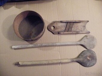 Staré dřevěné náčiní