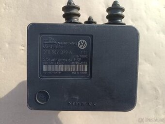 Prodám  ABS s řídící jednotkou 3T0907379A Řídící jednotka AB