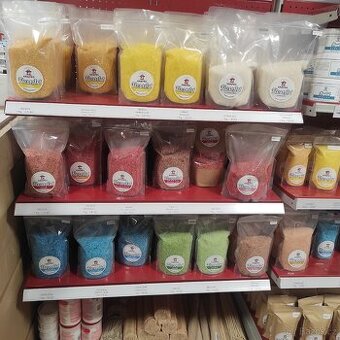 Ochucený cukr na cukrovou vatu nebo popcorn.