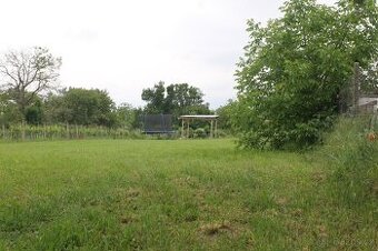 Velká zahrada 1 809 m2  - Znojmo, Nová hora - bez RK