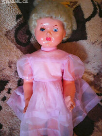 originální 60 let starou chodící panenku Hamiro