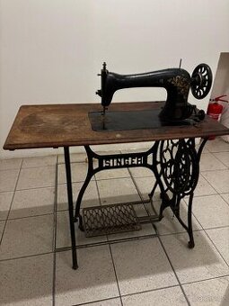 Šlapací šicí stroj SINGER