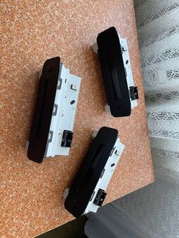 Peugeot Citroen - displej rádia a hodin