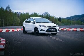 Ford Focus 1.6 benzin 100 000 najeto