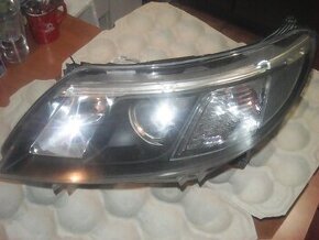SAAB 9.3 levý xenon