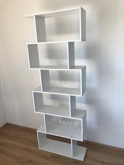 Bílá knihovna Ikea