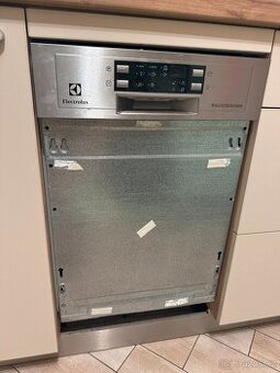 Myčka ELEKTROLUX