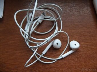 Prodám sluchátka pro telefony zn. Apple - 1