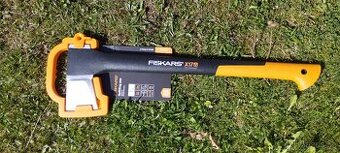 FISKARS X17 ŠTÍPACÍ SEKERA NA DŘEVO Fiskars X17 M