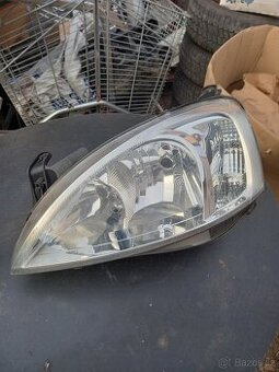 Opel corsa c LP svetlo nove