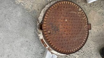 Silniční litinový poklop LD81 D400