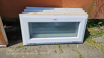 Okno PVC - 980x480 mm - STARŠÍ - 4 KS