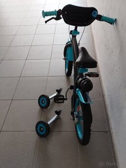 Dětské kolo s přídavnými kolečky
