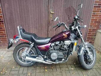 Honda VF 700c Magna