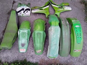 Staré plasty Kawasaki