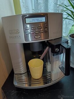 Prodám kávovar DeLonghi Magnifica Elegance Pronto Cappuccino