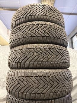 prodám zimní 205/60/16 Vredestein
