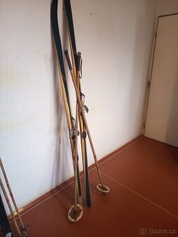 Starožitné ruské dřevěné běžky