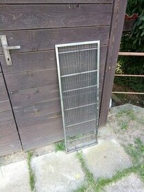 Nerezový rám s vevařenou / bodovanou mříží. 1168 x 398mm