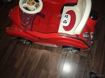 Elektrické retro autíčko