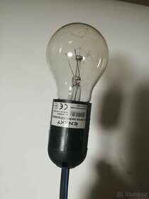 Objímky E27 se žárovkami