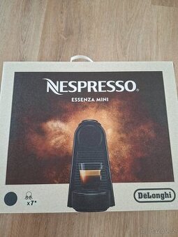Kavovar Nespresso Essenza Mini